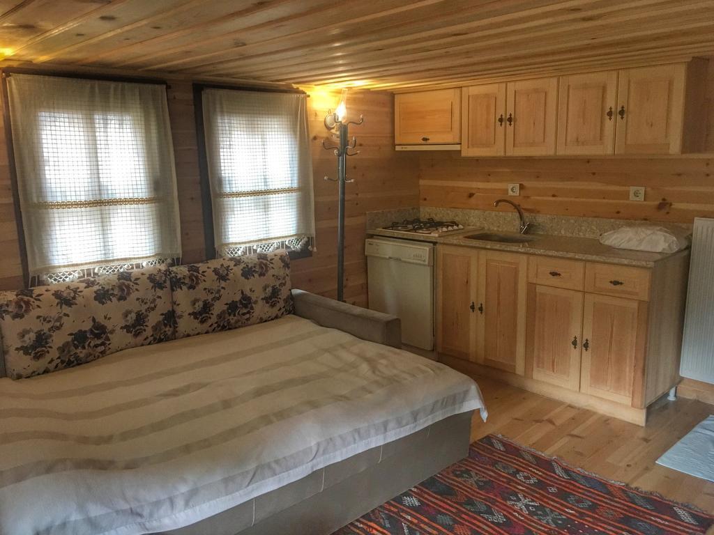 Haci Sakirler Konagi Hostal Mudurnu Exterior foto